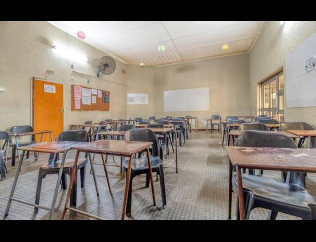 BUSINESS FOR SALE IN DAWN PARK EXT